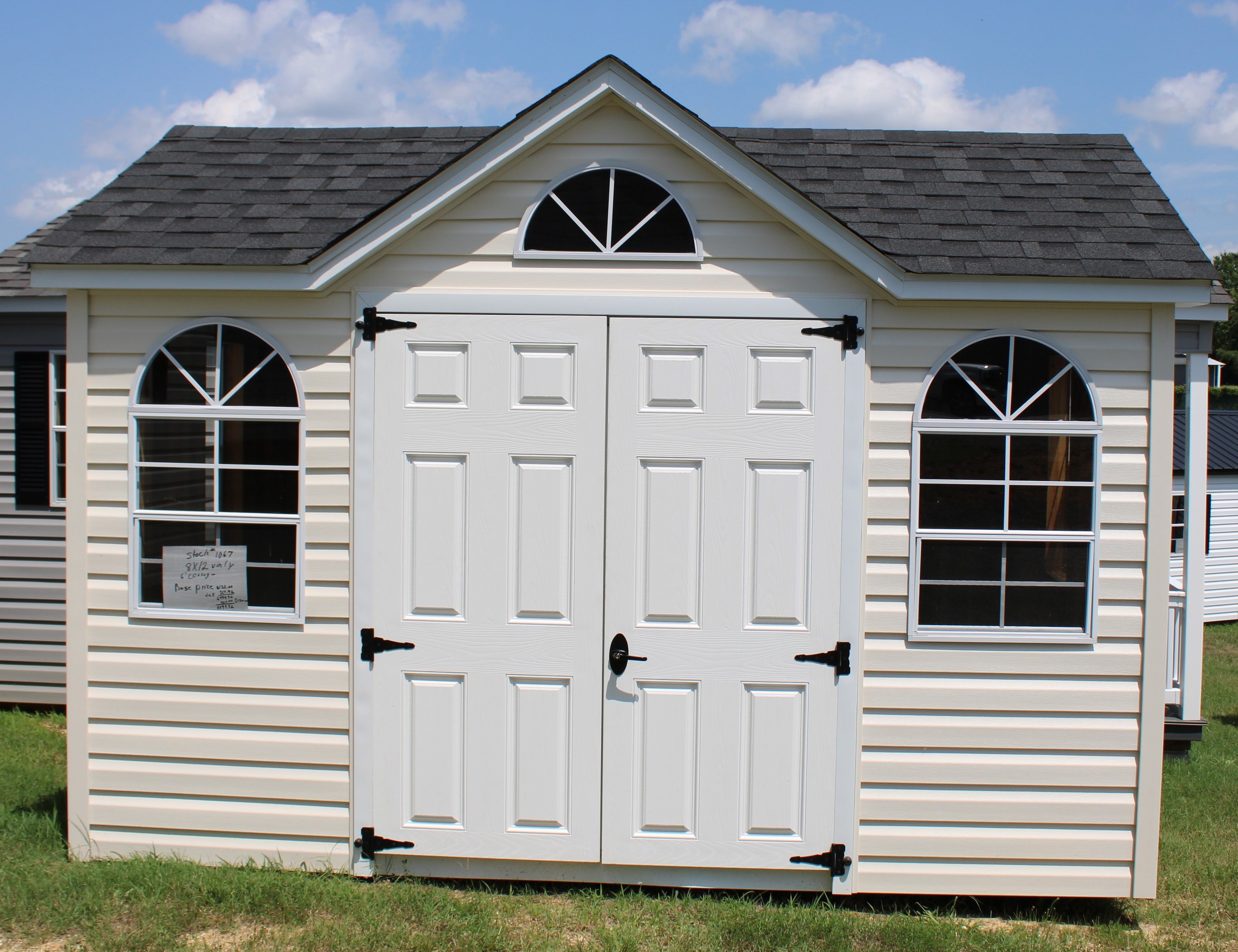 8 x 12 Vinyl Cottage #1067